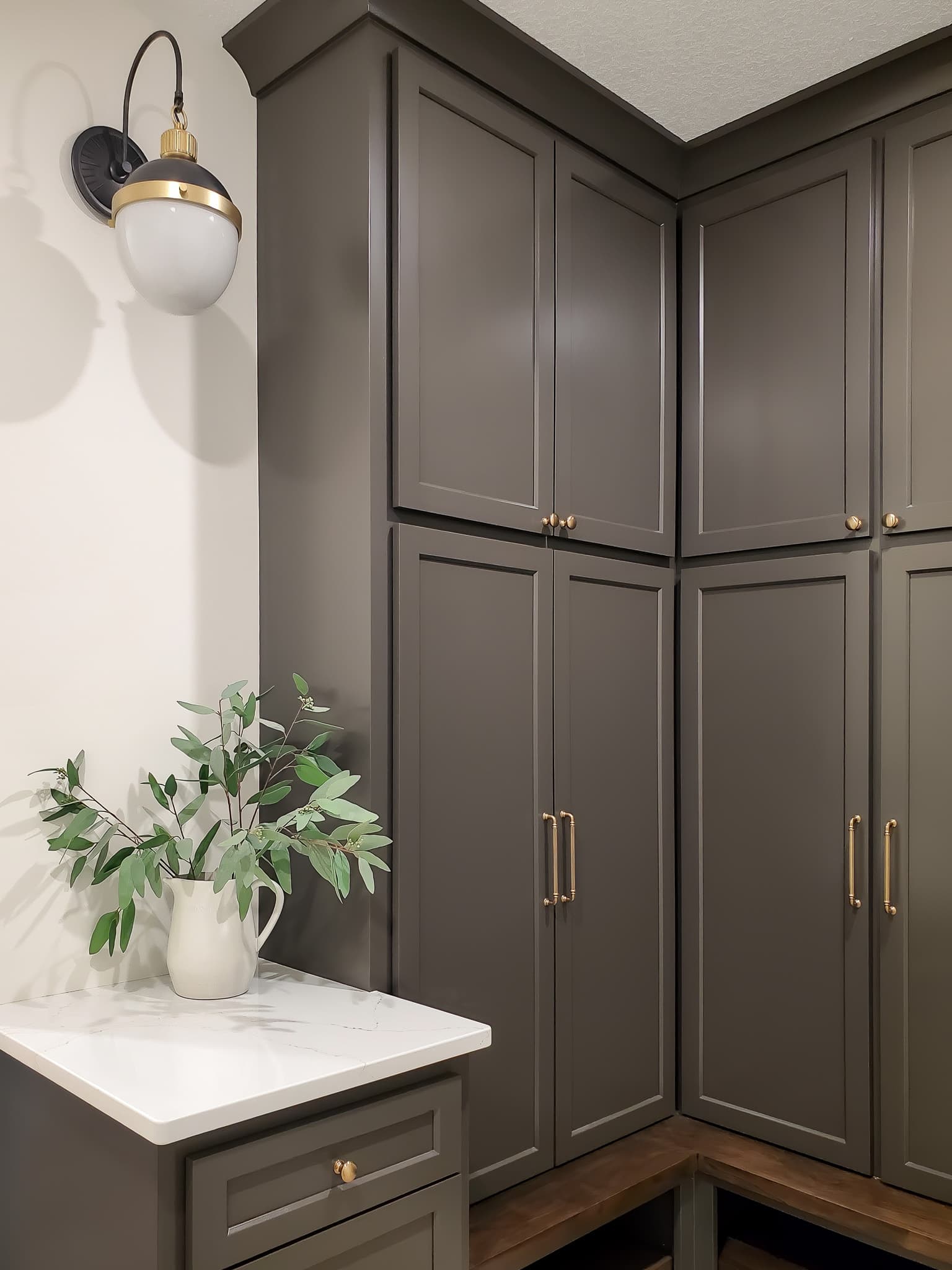 Craft detail from a Black Oak build