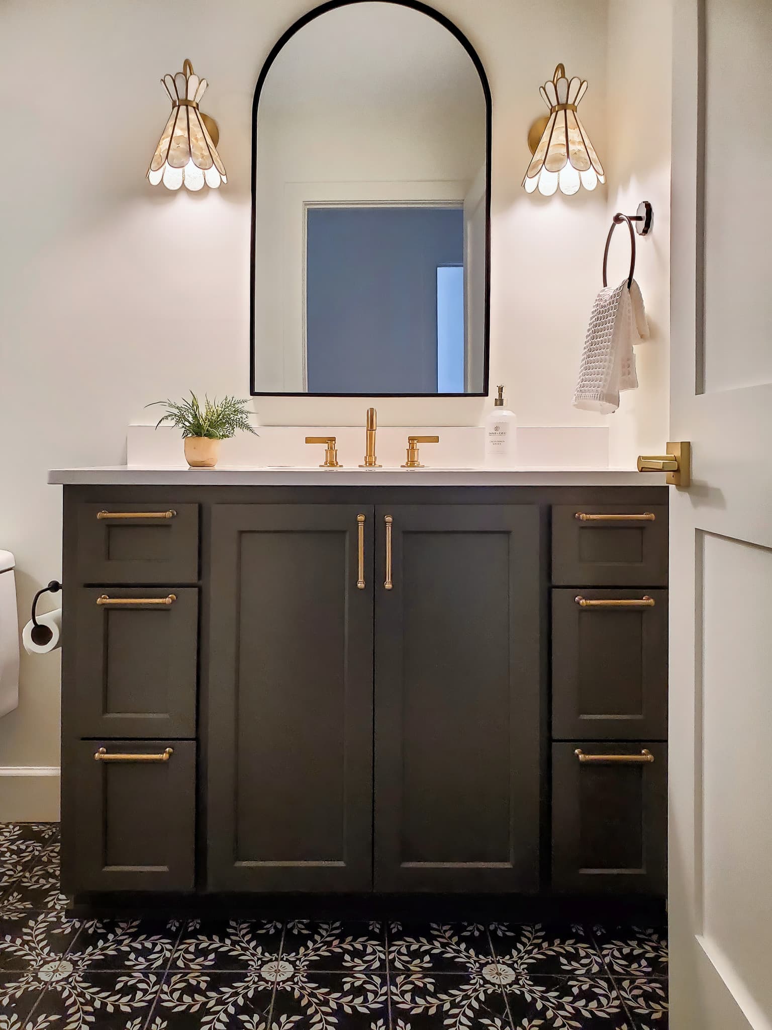 Craft detail from a Black Oak build